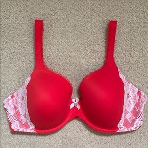 Victoria’s Secret bra. BODY BY VICTORIA. 36D.NEW.
